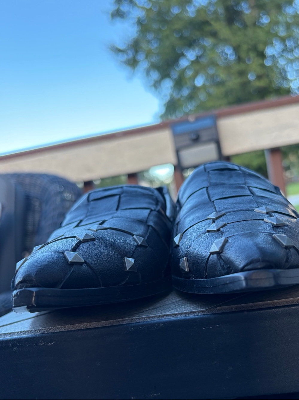 Frye Kenzie Studded Loafers Sz 7M Woven Black Leather Pyramid Studs Flats Shoes - Picture 12 of 14